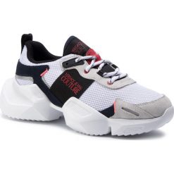 Sneakersy VERSACE JEANS COUTURE - E0YZASU2 71607 003. Białe sneakersy męskie Versace Jeans Couture, na co dzień, bez wzorów, z jeansu, eleganckie, bez zapięcia. Za 1019,00 zł.