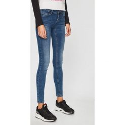 Only - Jeansy. Niebieskie jeansy damskie ONLY, bez wzorów, z elastanu, z obniżonym stanem. W wyprzedaży za 119,90 zł.