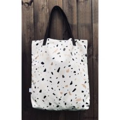 Torba Mr.m Terrazzo krem / uszy skóra naturalna. Czarne torebki klasyczne damskie Pakamera, bez wzorów, ze skóry, na ramię, bez dodatków. Za 109,00 zł.