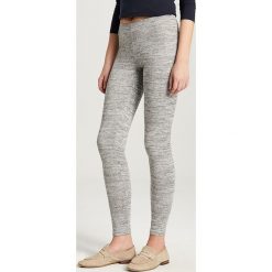 Legginsy w kolorze szarym. Szare legginsy damskie Zabaione, Hailys, xxl, bez wzorów. W wyprzedaży za 27,95 zł.
