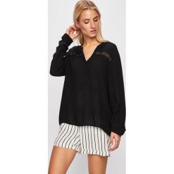Vero Moda - Bluzka. Czarne bluzki damskie Vero Moda, s, bez wzorów, z wiskozy, ze stójką, z długim rękawem. W wyprzedaży za 79,90 zł.
