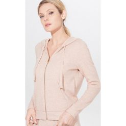 Bluza z kapturem - Beżowy. Brązowe bluzy damskie Mohito, xl, bez wzorów, bez rękawów, z kapturem. W wyprzedaży za 59,99 zł.
