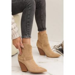 Beżowe Kowbojki Ramsgate. Brązowe botki damskie Renee, z futra, przed kolano, na wysokim obcasie, na obcasie, z paskami. Za 159,99 zł.