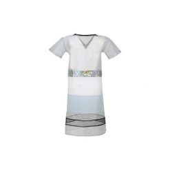 Sukienka Naked. Szare sukienki damskie marki Kozacki Mops, xs, z haftami, z bawełny, z dekoltem na plecach, z krótkim rękawem, krótkie, mini. Za 229,00 zł.