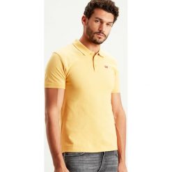 Levi's® Housemartk Polo Koszulka Żółty. Żółte podkoszulki męskie s, bez wzorów, z bawełny, polo, bez rękawów. Za 223,95 zł.