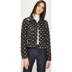 Guess Jeans - Kurtka Leda. Czarne kurtki damskie marki Guess Jeans, s, z aplikacjami, z bawełny. Za 639,90 zł.