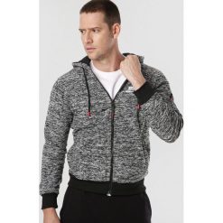 Czarno-Biała Bluza Kahlirane. Czarne bluzy męskie Born2be, xl, bez wzorów, bez kołnierzyka, bez rękawów, bez kaptura. Za 69,99 zł.
