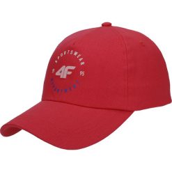 Czapka z daszkiem damska CAD302 - czerwony. Czerwone czapki damskie 4f, w paski. Za 39,99 zł.