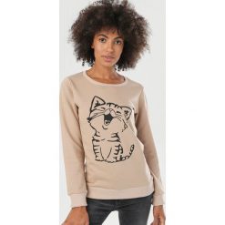 Jasnobeżowa Bluza Ryrrya. Brązowe bluzy damskie Born2be, xl, bez wzorów, bez rękawów, bez kaptura. Za 69,99 zł.