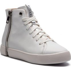 Sneakersy DIESEL - S-Nentish Mc W Y01651 P1066 H1144 White/Silver. Białe półbuty damskie Diesel, bez wzorów, ze skóry, bez obcasa, na płaskiej podeszwie, na sznurówki. W wyprzedaży za 599,00 zł.
