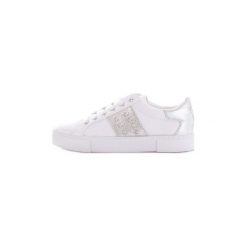 Buty Guess FL6GM5ELE12. Szare trampki i tenisówki damskie marki Guess, z aplikacjami, bez zapięcia. Za 416,56 zł.