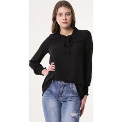 Czarna Bluzka Friendlily. Czarne bluzki damskie Born2be, xxl, bez wzorów, bez kołnierzyka, z długim rękawem. Za 59,99 zł.