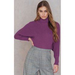 NA-KD Sweter z dzianiny z wywijanym golfem - Purple. Fioletowe golfy damskie NA-KD, z bawełny. Za 121,95 zł.