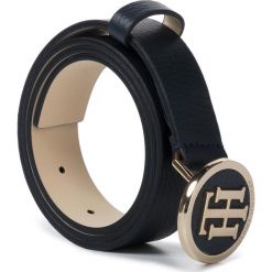 Pasek Damski TOMMY HILFIGER - Th Round Buckle Belt 3.0 AW0AW07143 CJM. Niebieskie paski damskie TOMMY HILFIGER, w paski, ze skóry. W wyprzedaży za 219,00 zł.