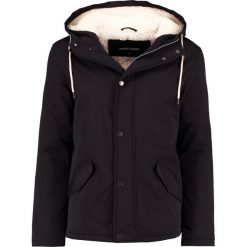 Kurtka w kolorze czarnym. Czarne płaszcze męskie Kiomi, Mint & Berry, Youturn, s, bez wzorów, bez kaptura. W wyprzedaży za 120,95 zł.