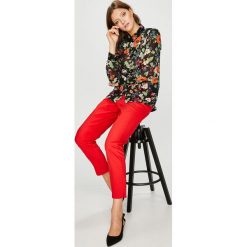 Vero Moda - Spodnie. Czerwone spodnie damskie marki Vero Moda, s, bez wzorów, z elastanu, casualowe. W wyprzedaży za 89,90 zł.