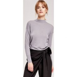Kaszmirowy sweter w kolorze szarym. Szare swetry damskie ZOCHA, l, z kaszmiru. W wyprzedaży za 309,95 zł.