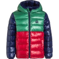 Benetton Kurtka zimowa multicolor. Szare kurtki męskie Benetton, na zimę, z poliesteru. W wyprzedaży za 167,20 zł.