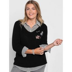 Sweter w kolorze czarnym. Czarne swetry klasyczne damskie marki Sheego, z dzianiny. W wyprzedaży za 78,95 zł.
