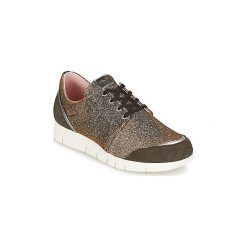 Buty Unisa BOMBA. Szare trampki i tenisówki damskie Unisa, bez wzorów, bez zapięcia. Za 383,20 zł.