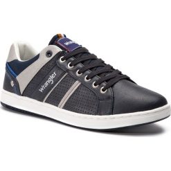 Sneakersy WRANGLER - Marshall Paso WM91041A Navy 016. Niebieskie sneakersy męskie marki Wrangler, na co dzień, bez wzorów, ze skóry ekologicznej, eleganckie, bez zapięcia. Za 249,00 zł.
