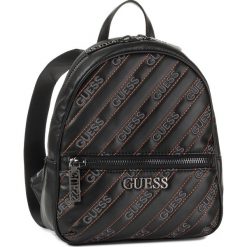 Plecak GUESS - Ronnie (GM) HWGM74 45320 BLA. Czarne plecaki damskie Guess, z aplikacjami, ze skóry ekologicznej, klasyczne. W wyprzedaży za 419,00 zł.