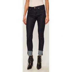 Love Moschino - Jeansy. Niebieskie rurki damskie Love Moschino, s, bez wzorów, z bawełny. W wyprzedaży za 569,90 zł.