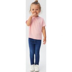 Mango Kids - Jeansy dziecięce Carmen 80-104 cm. Jeansy dziewczęce Mango Kids, bez wzorów, z elastanu, z podwyższonym stanem. Za 59,90 zł.