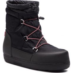 Śniegowce HUNTER - Org Snow Short Quilted Boot WFS2018WWR Black. Czarne kozaki damskie Hunter, ze skóry, na niskim obcasie, bez zapięcia. Za 769,00 zł.