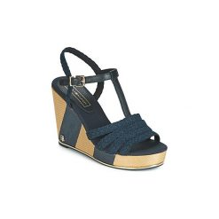 Sandały Tommy Hilfiger SELENA 1D. Niebieskie sandały damskie TOMMY HILFIGER, bez wzorów, bez obcasa, bez zapięcia. Za 343,20 zł.