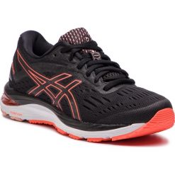 Buty ASICS - Gel-Cumulus 20 1012A008 Black/Flash Coral 002. Czarne buty sportowe damskie Asics, bez wzorów, z tworzywa sztucznego, sportowe, do biegania. W wyprzedaży za 349,00 zł.