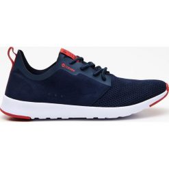 Lekki buty w sportowym stylu - Granatowy. Niebieskie buty sportowe męskie Cropp, bez zapięcia. Za 139,99 zł.