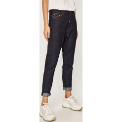 Answear - Jeansy. Niebieskie jeansy damskie ANSWEAR, s, z haftami, z elastanu. W wyprzedaży za 129,90 zł.