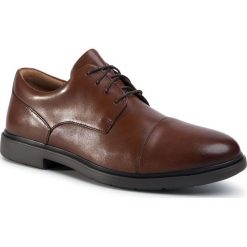 Półbuty CLARKS - Un Tailor Cap 261461267 Tan Leather. Pomarańczowe buty wizytowe męskie Clarks, bez wzorów, ze skóry, eleganckie, bez zapięcia. Za 499,00 zł.