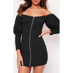 Sukienka RASHA BLACK. Czarne sukienki damskie Sukienka RASHA BLACK, s, bez wzorów, bez kołnierzyka, z krótkim rękawem, krótkie, mini. W wyprzedaży za 69,00 zł.