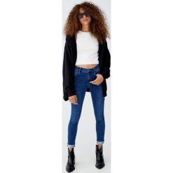 Jeansy comfy fit. Szare jeansy damskie Pull&Bear, z jeansu. Za 79,90 zł.