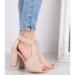 Sandałki damskie Laura Mode QL-97 Beżowe. Brązowe sandały damskie LAURA MODE, bez wzorów, z tworzywa sztucznego, na wysokim obcasie, na obcasie, bez zapięcia. Za 99,00 zł.