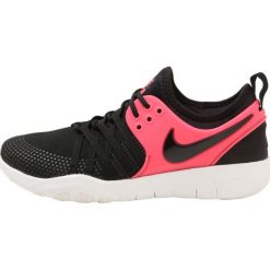 Buty do biegania damskie: Nike Performance FREE TR 7 Obuwie do biegania neutralne black/solar red/summit white