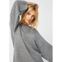 Sweter bufiaste rękawy. Szare swetry damskie Moodo, s, bez wzorów, bez rękawów, bez kaptura. Za 39,99 zł.