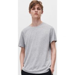 T-shirt z melanżowej dzianiny - Jasny szary. Szare t-shirty męskie Reserved, s, bez wzorów, z dzianiny, bez kołnierzyka. Za 49,99 zł.