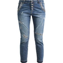 Boyfriendy damskie: Cream SEQUINS BAILEY FIT CROPED Jeansy Relaxed Fit vintage blue