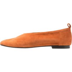 Copenhagen Baleriny orange. Pomarańczowe baleriny damskie marki Copenhagen, bez wzorów, ze skóry, klasyczne, bez obcasa. Za 509,00 zł.
