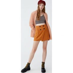 Dwurzędowa spódnica. Szare spódniczki damskie marki Pull&Bear. Za 59,90 zł.
