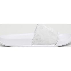 Reebok - Klapki. Białe klapki damskie marki Reebok, z gumy. Za 69,90 zł.