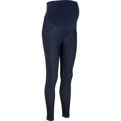 Legginsy ciążowe w optyce dżinsów bonprix niebieski. Niebieskie legginsy damskie marki bonprix, w paski, z denimu. Za 99,99 zł.