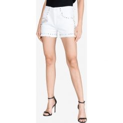 Versace Jeans Szorty Biały. Białe szorty damskie Versace Jeans, bez wzorów, z elastanu. Za 1141,95 zł.