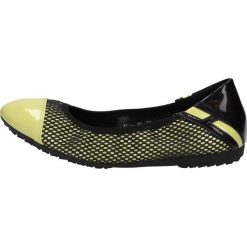 Baleriny, buty damskie Vices A898-29. Baleriny damskie vices, bez wzorów, na wysokim obcasie. W wyprzedaży za 40,00 zł.