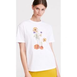 T-shirt z motywem antycznym - Biały. Białe t-shirty damskie Reserved, xl, bez wzorów, bez kołnierzyka. Za 49,99 zł.