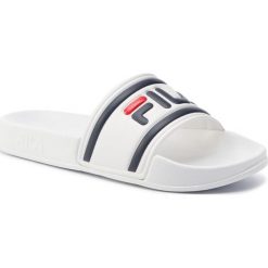 Klapki FILA - Morro Bay Slipper Wmn 1010340.1FG White. Białe klapki damskie Fila, bez wzorów, ze skóry ekologicznej, bez obcasa. W wyprzedaży za 69,00 zł.