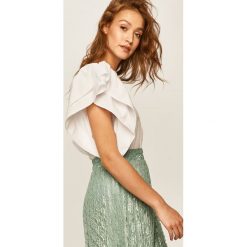 Answear - Bluzka. Białe bluzki damskie ANSWEAR, na co dzień, s, bez wzorów, z bawełny, eleganckie, z okrągłym kołnierzem, z krótkim rękawem. W wyprzedaży za 59,90 zł.